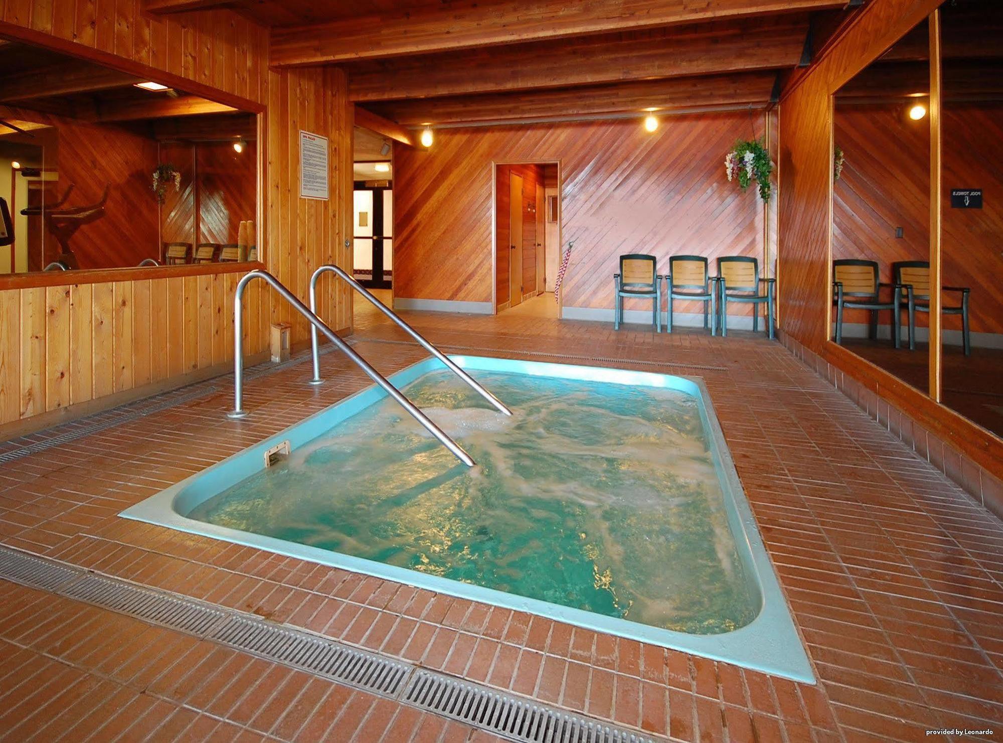 Western Edgewater Hotel 3*