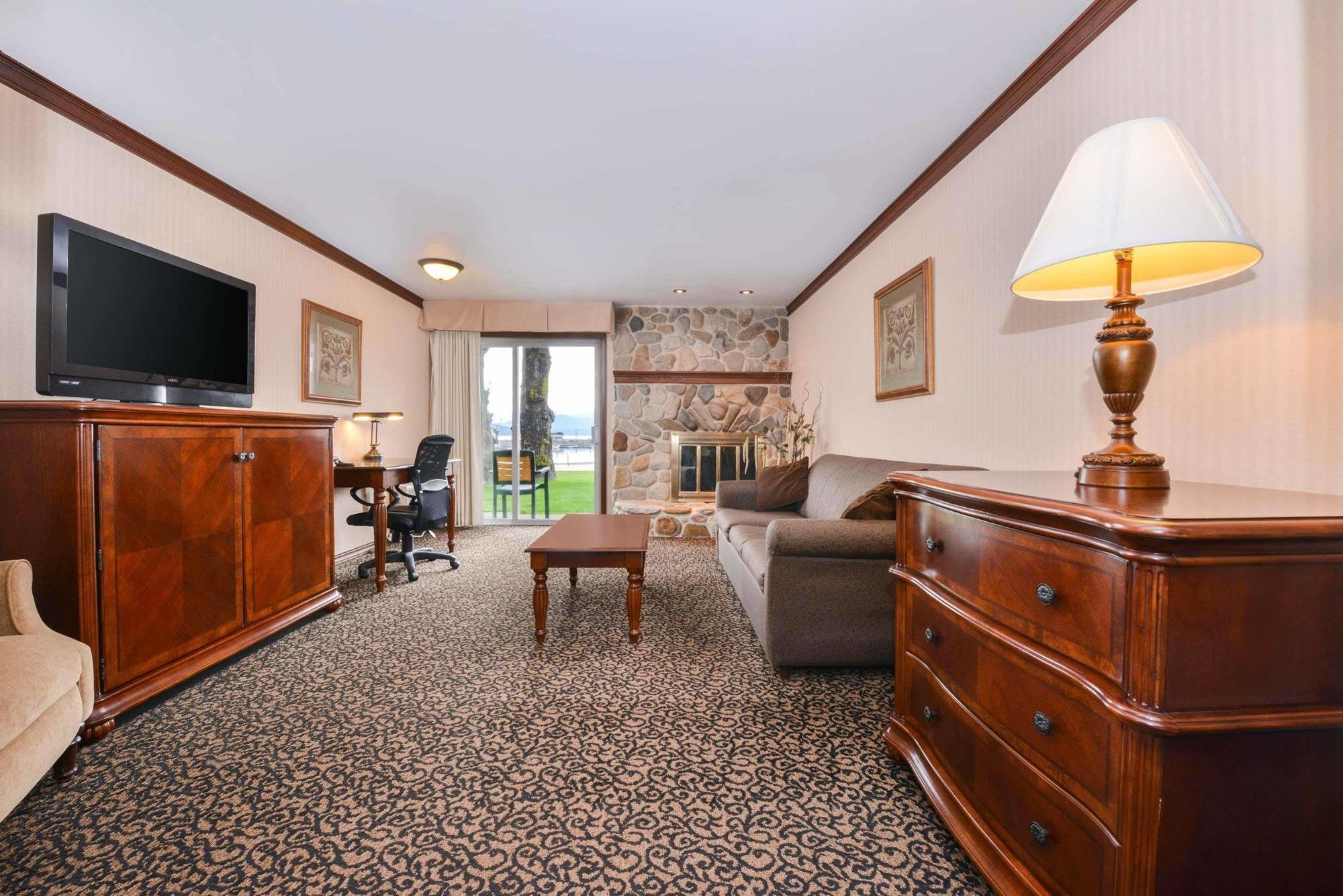 Hotel Western Edgewater 3*